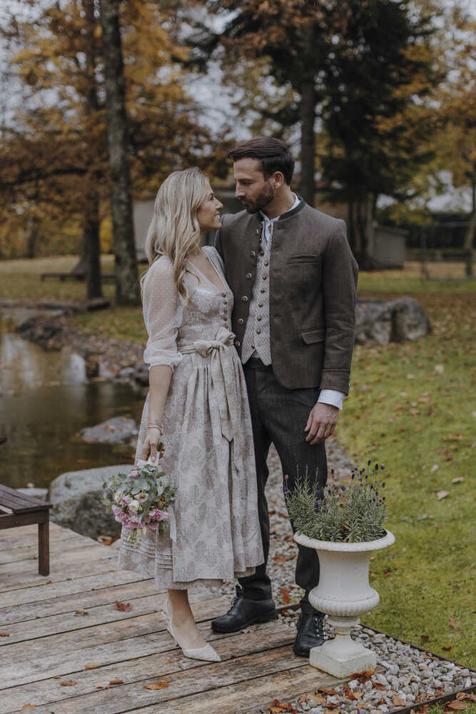 Dirndl Gottseidank x Beo mandel_02