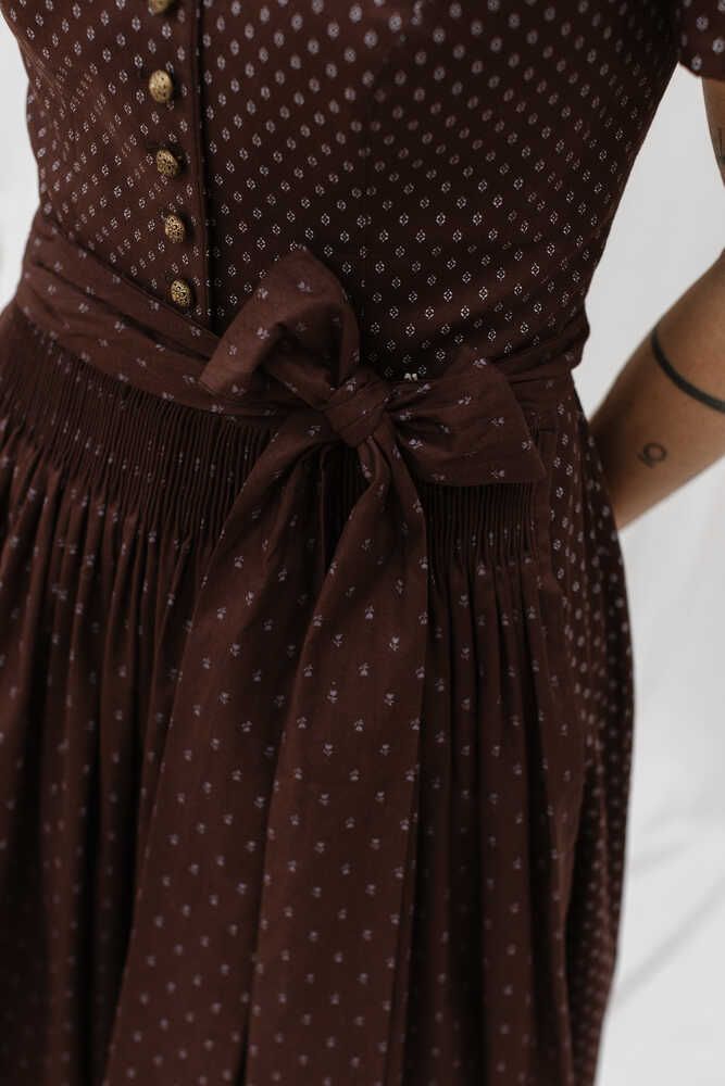 Dirndl Laura Baumwolle braun Detail 03