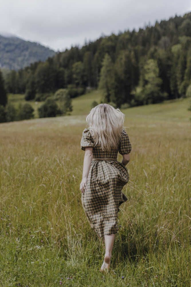 Dirndl Carolina mit Puffarm bronzegrün