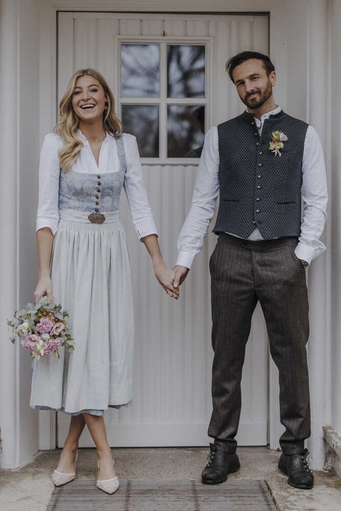 Dirndl Gottseidank x Beo himmelblau Detail 02