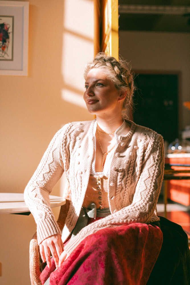 Dirndl Monika malve Detail 03