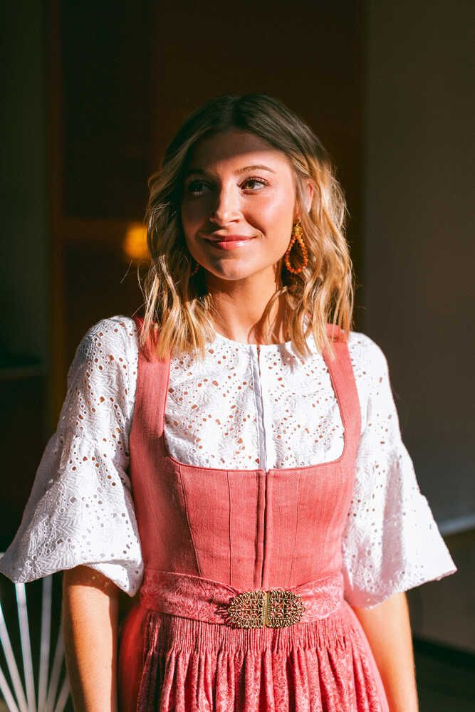 Dirndl Antonia kirschblüte Detail 02