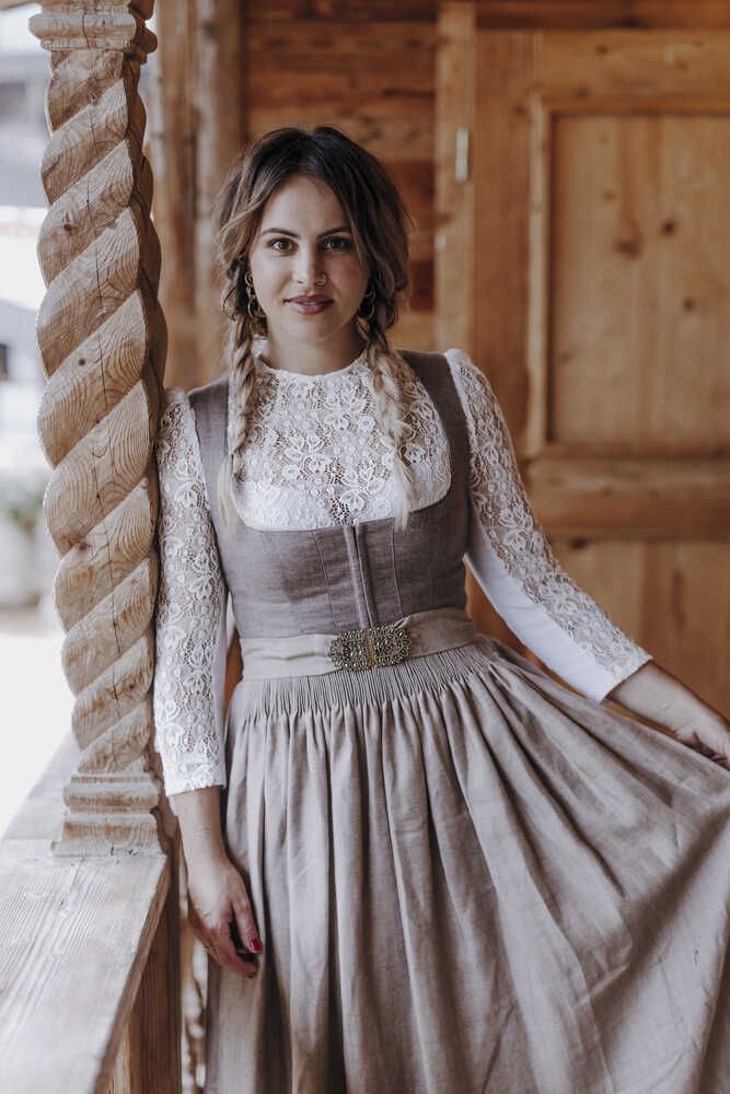 Dirndl Antonia in taupe/ rosé Detail 02
