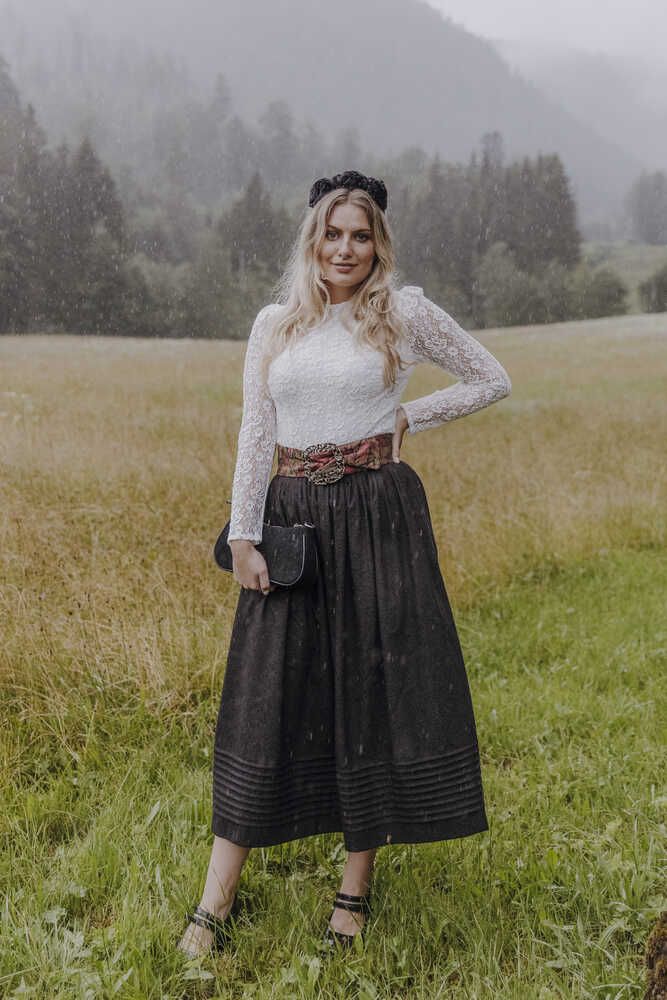 Trachtenrock Minna in schwarz
