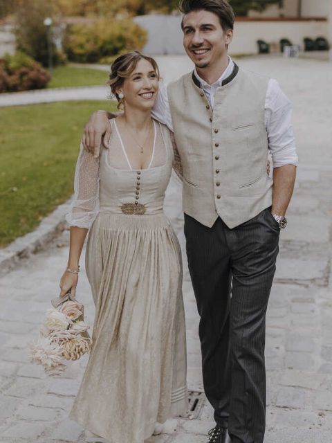 Dirndl Monika in perlmutt