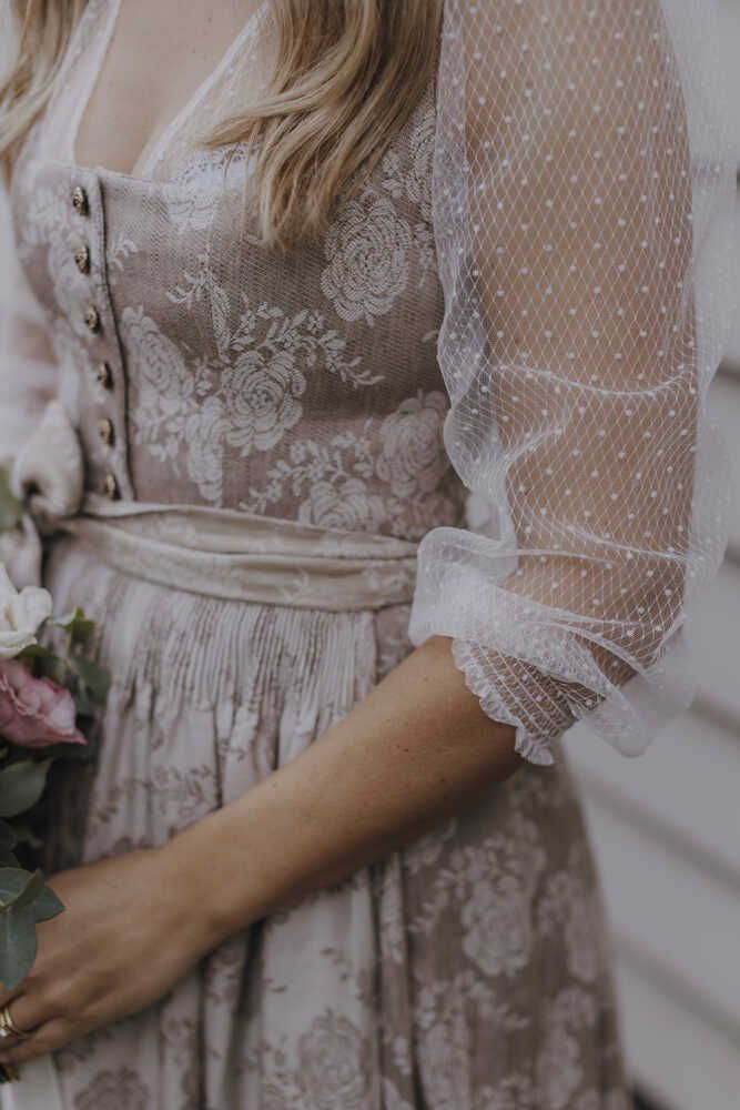 Dirndl Gottseidank x Beo mandel Detail 04